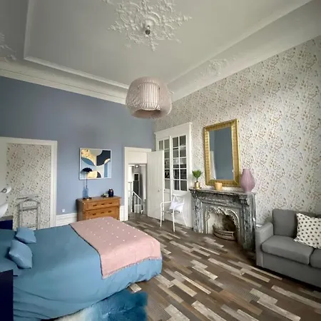 Grand De Style Haussmannien Apartament