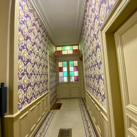 Grand De Style Haussmannien Lägenhet *